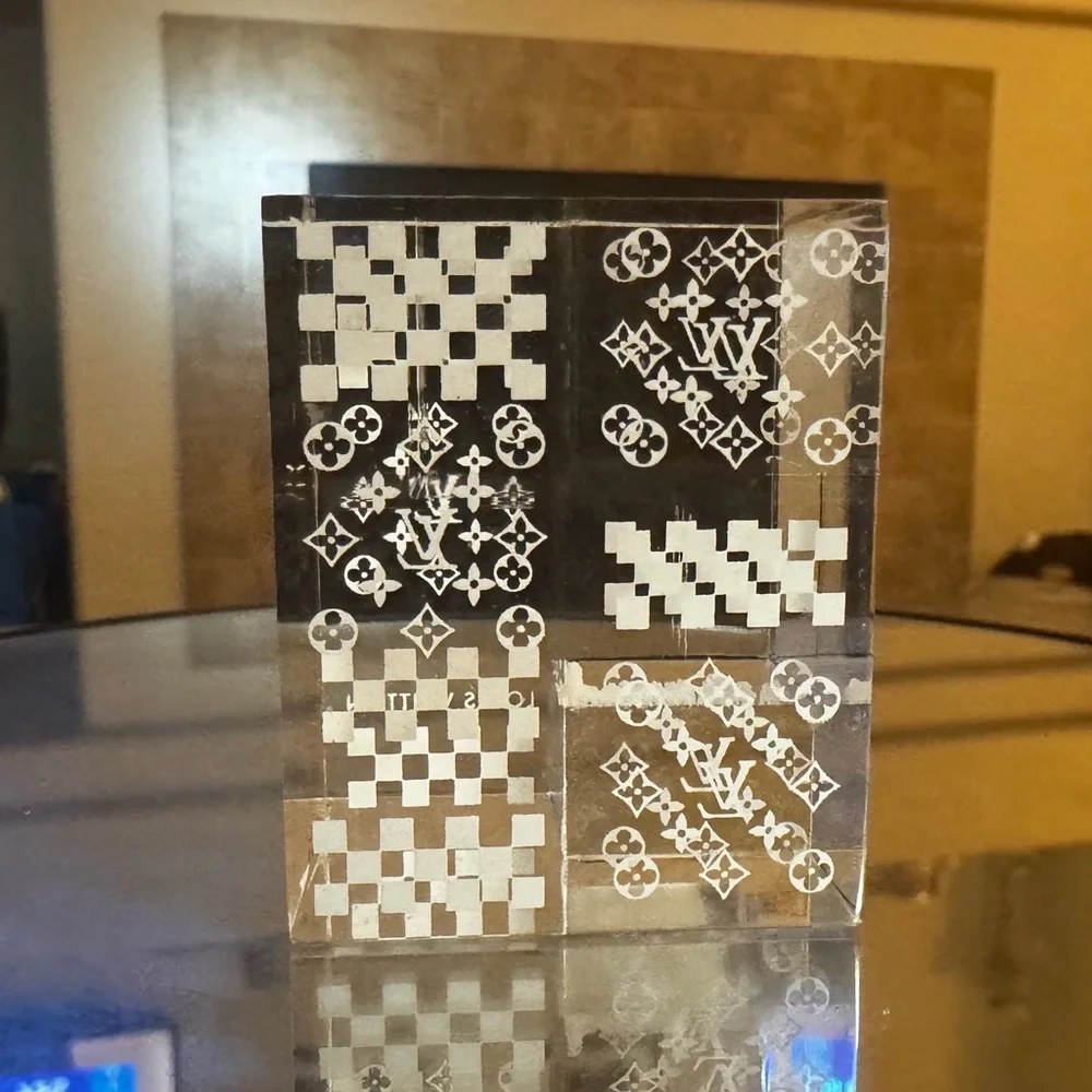 LOUIS VUITTON Damier 3D Optical Illusion Paperweight LV Box EXTREMELY RARE! - Picture 9 of 17